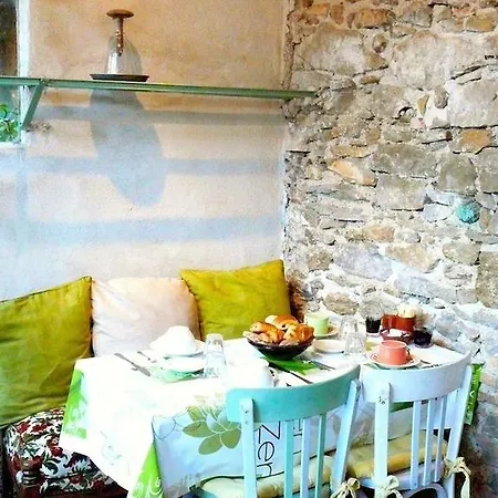 Au Domisiladore 3*