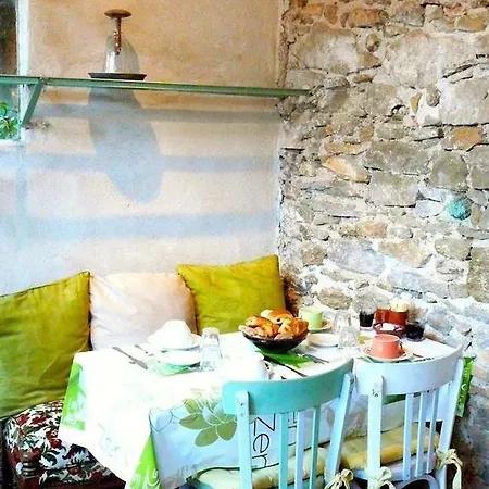 Au Domisiladore 3*